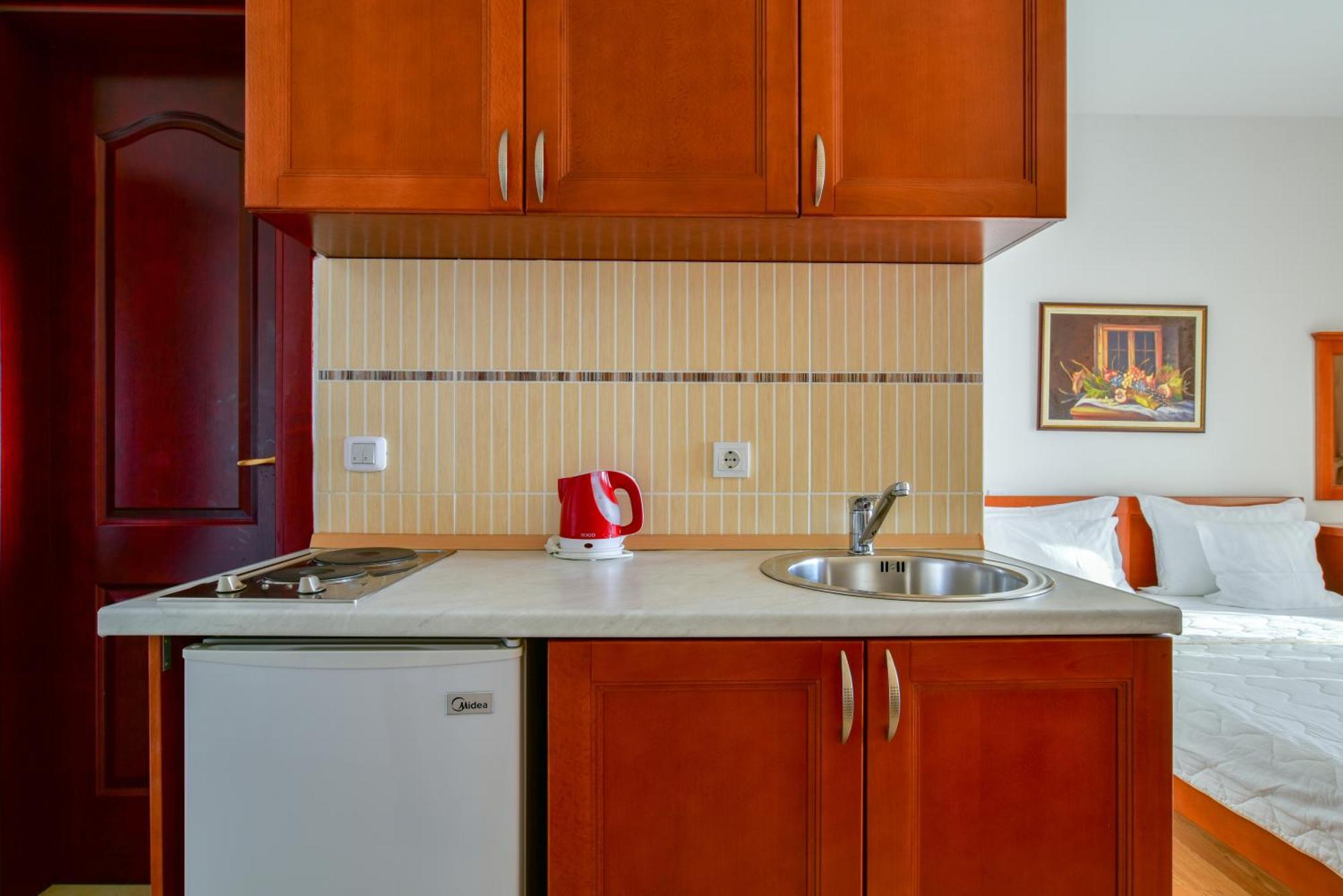 Apartments Leut スヴェティ・ステファン 部屋 写真