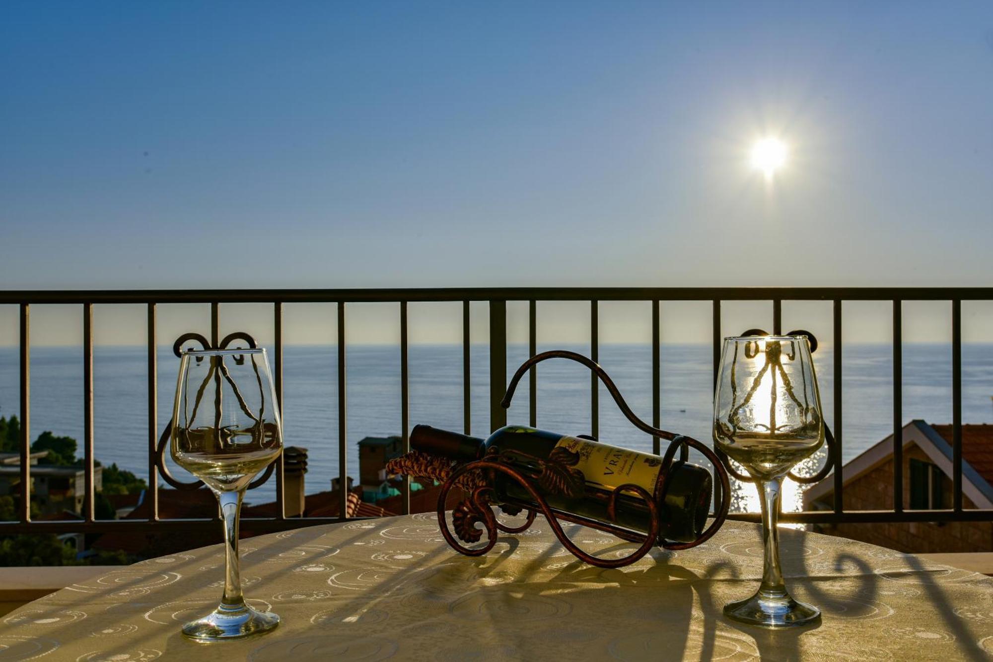 Apartments Leut スヴェティ・ステファン 部屋 写真